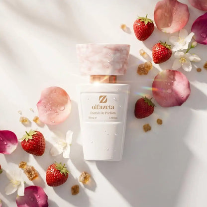 Chogan 163 Parfum Olfazeta - Blooming Skin – Lifestyle-Flatlay mit Erdbeeren, Jasminblüten, Rosenblättern und braunem Zucker