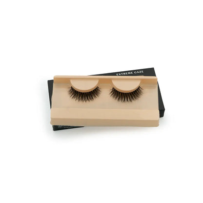 Chogan Eyelashes Extreme Gaze ELS10 künstliche Wimpern Detailansicht auf Träger