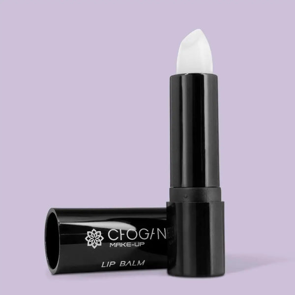 Chogan Make-Up Lip Balm Neutral MKLIP61 geöffneter Stift auf lila Hintergrund