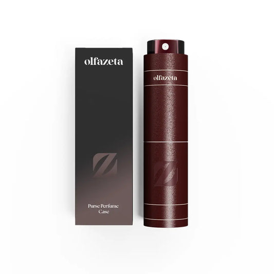 Parfüm-Taschenetui Timeless Bordeaux von Olfazeta mit Verpackung, Frontansicht